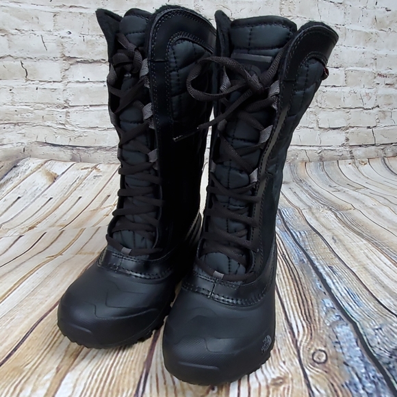 New in box Youth Thermoball Shelista Boots - Picture 7 of 8